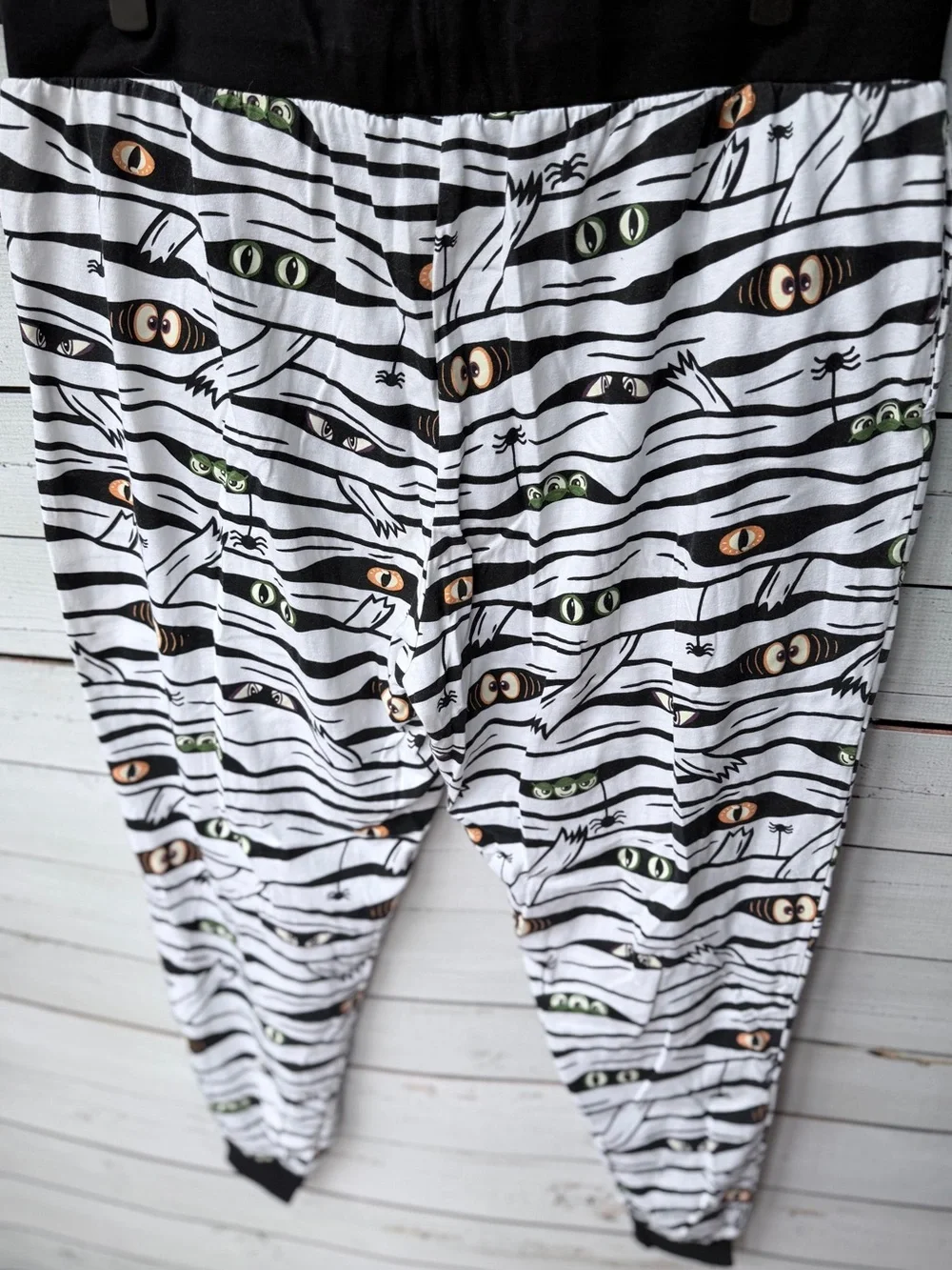 Serra White & Black Mummy Eye Long Sleeve Pajama Set with Green & Orange Eyes